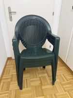 3 Plastikstühle 