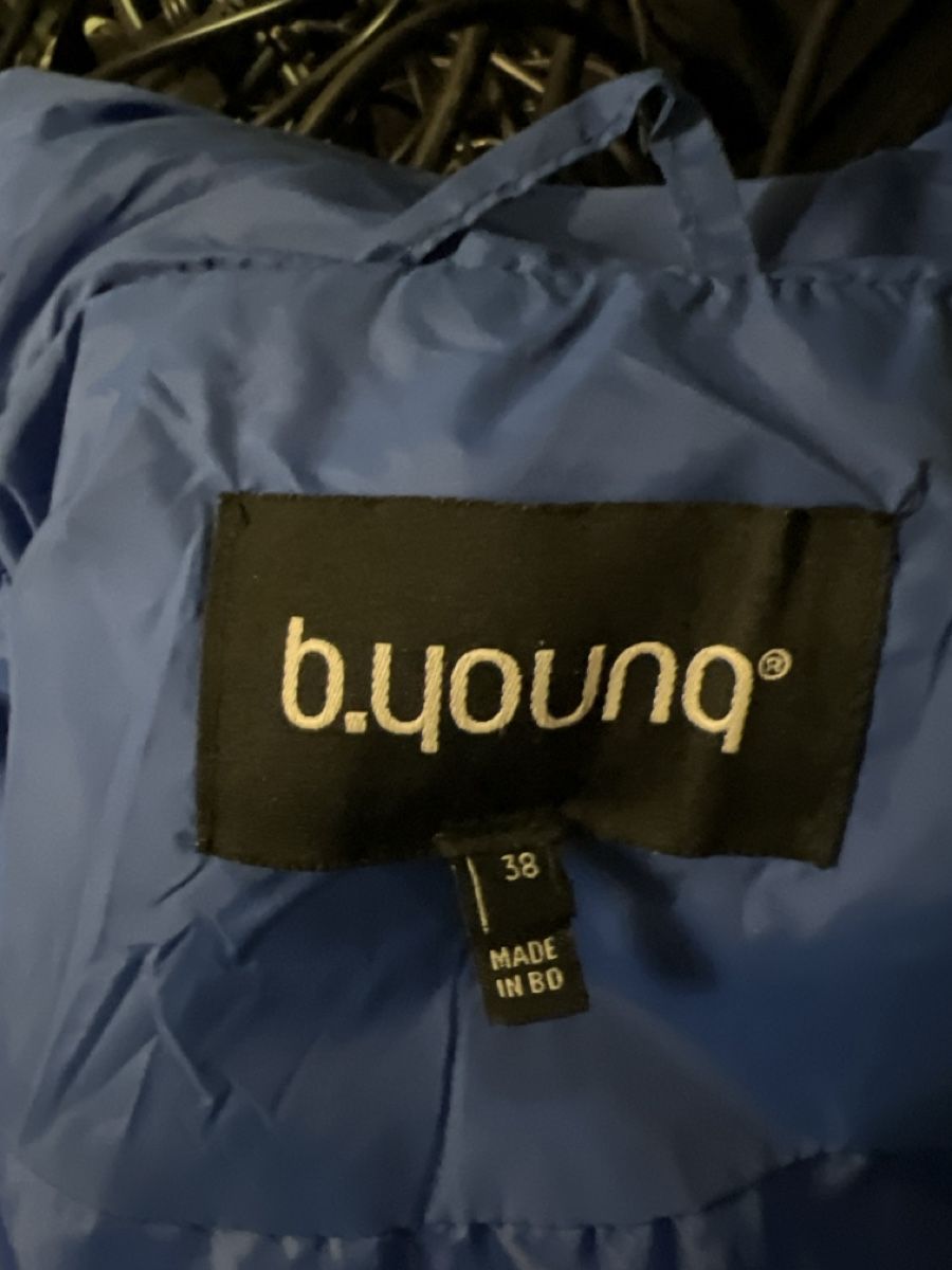 Gilets & Westen: B.young Daunenweste Steppweste Gr. 38 blau – Gebraucht aus Rorschach von TimelessTrading 3