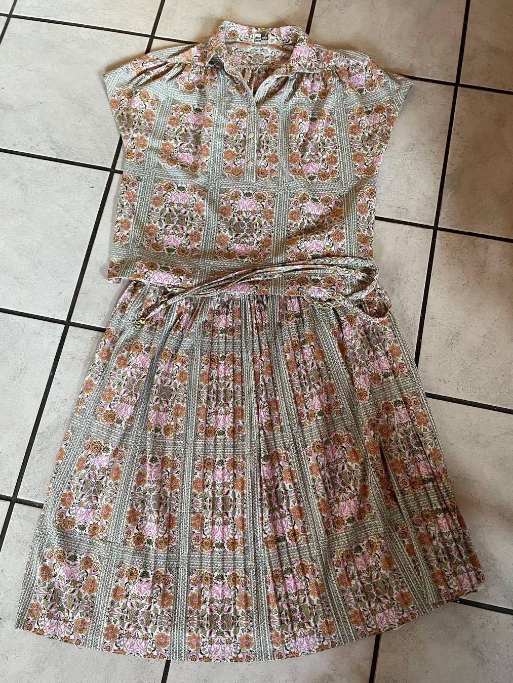 Robes: Ara Kleid Gr.40 – D'occasion à Davos Dorf par Erika54
