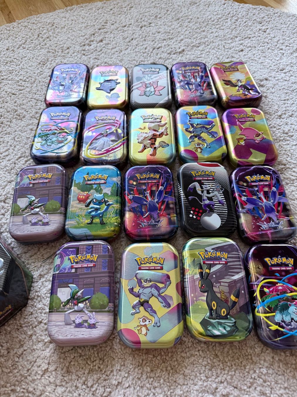 Pokémon Sammelbilder & Trading cards: Pokémon 19x Tin-Boxen – Gebraucht aus Riehen von Verkaufen21 1