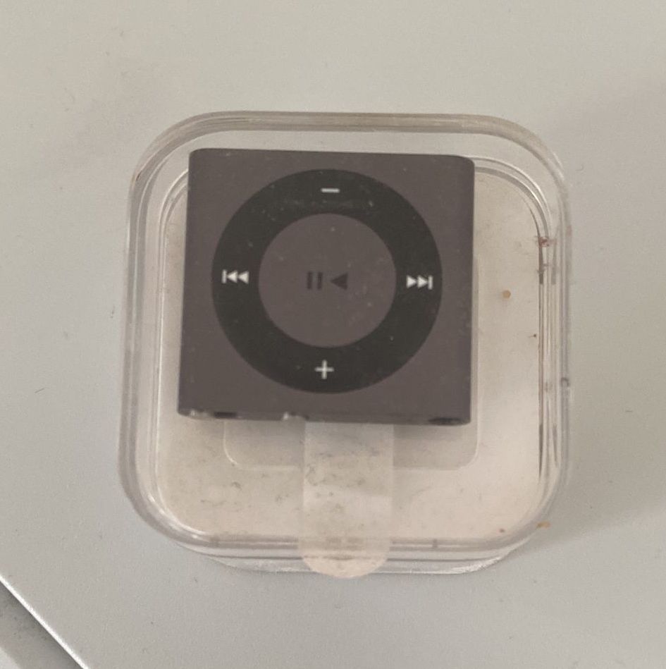 Tragbarer Mediaplayer: iPod shuffle, 2 GB – Neu und originalverpackt aus Wagenhausen von Svema