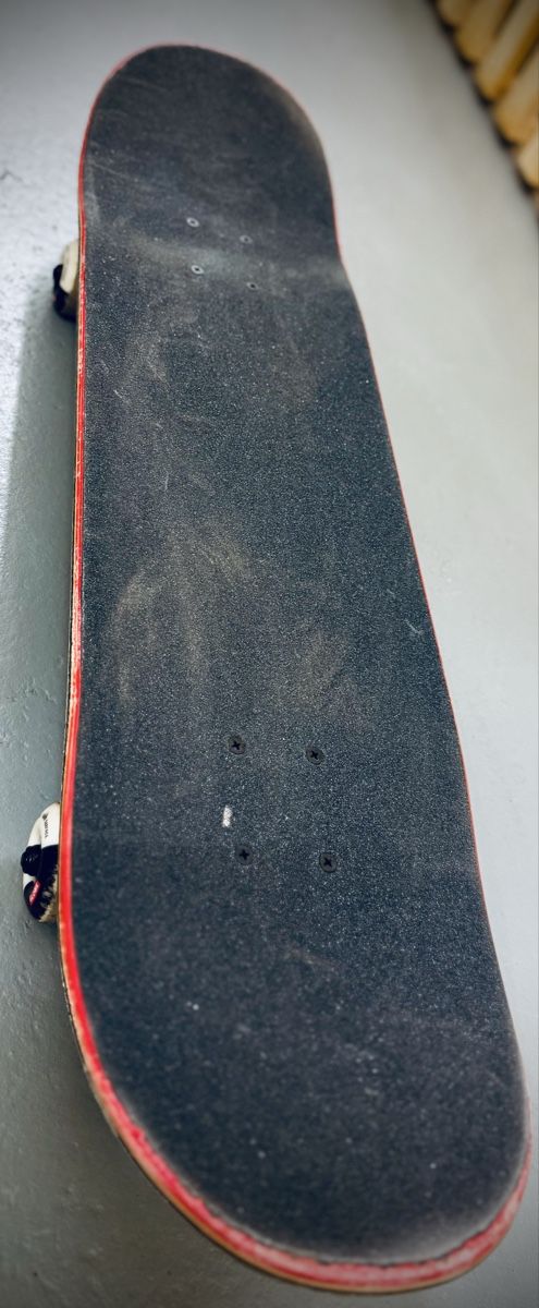 Globe Skateboards: Globe Skateboard weiss – Usato da Zürich venduto da romanvilliger 1