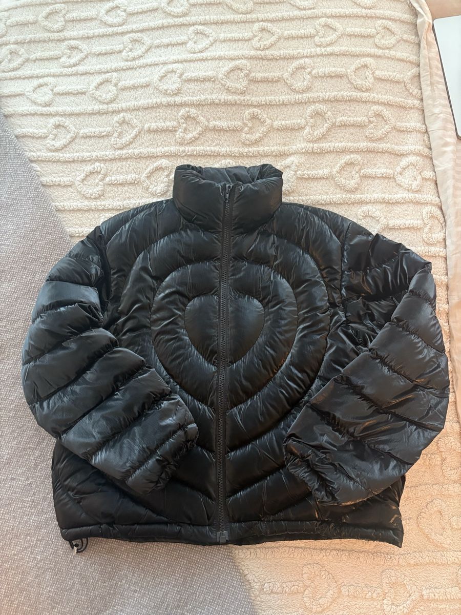 Giacche: Love Scars Puffer Jacke - Schwarz – Usato da Rheinfelden venduto da SalkaValka