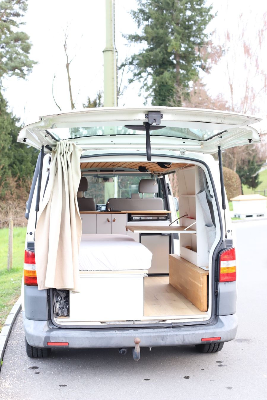 VW Veicoli da campeggio: VW T5 2.5 TDI Camper – Usato da Luzern venduto da jan_j96p 5
