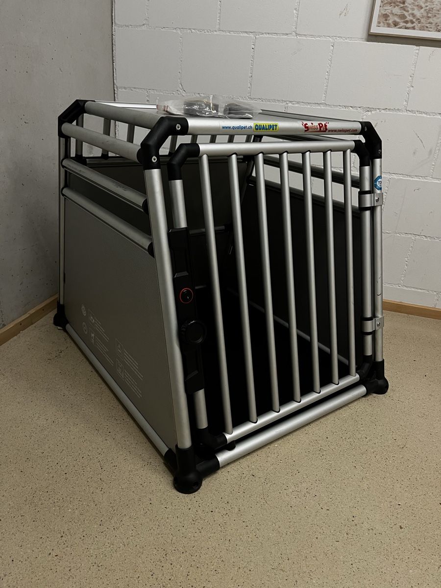 4pets Cages, transport & sécurité: QUALIPET Hundebox Transportbox  PRO Line Eagle Grösse M – D'occasion à Islisberg par Luka89