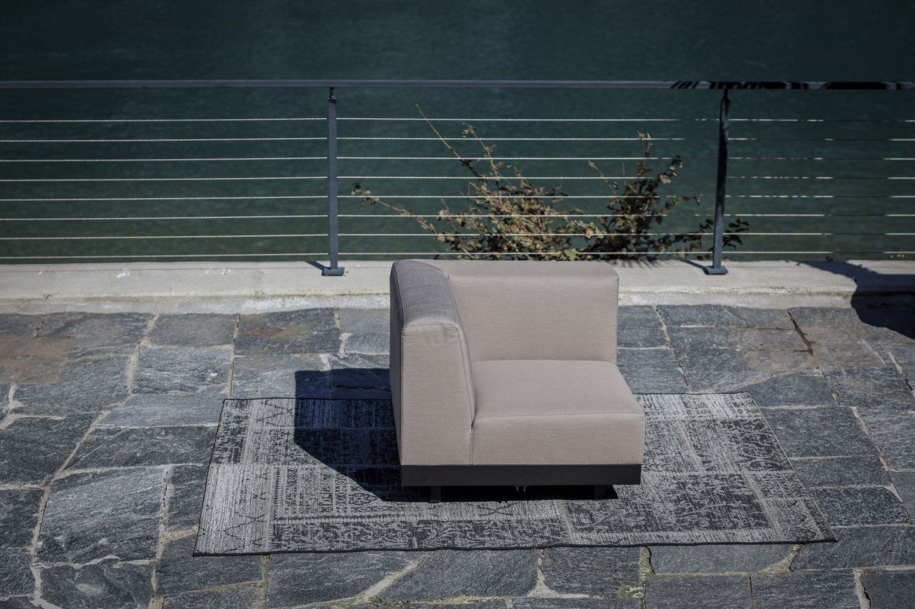 Viplounge Sofas: Outdoor Sofa wetterfest – Neu und originalverpackt aus Uznach von viplounge 2