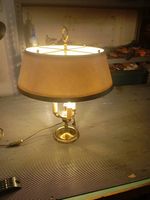 Elegante Messing Tischlampe - Gemütliches Herbstlicht!
