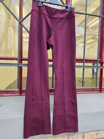 Kleidung: Dagsmejan Travel und Lounge Fabric berry (M)