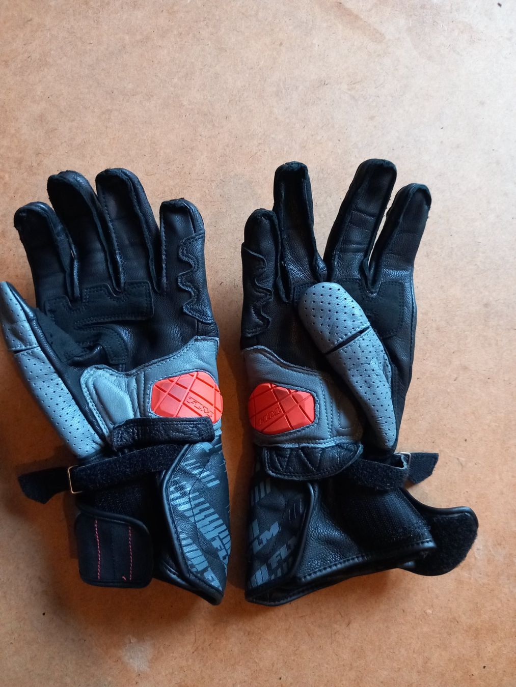 Handschuhe & Handstulpen: Motorradhandschuh – Neu (gemäss Beschreibung) aus Grossaffoltern von Puch1050 1