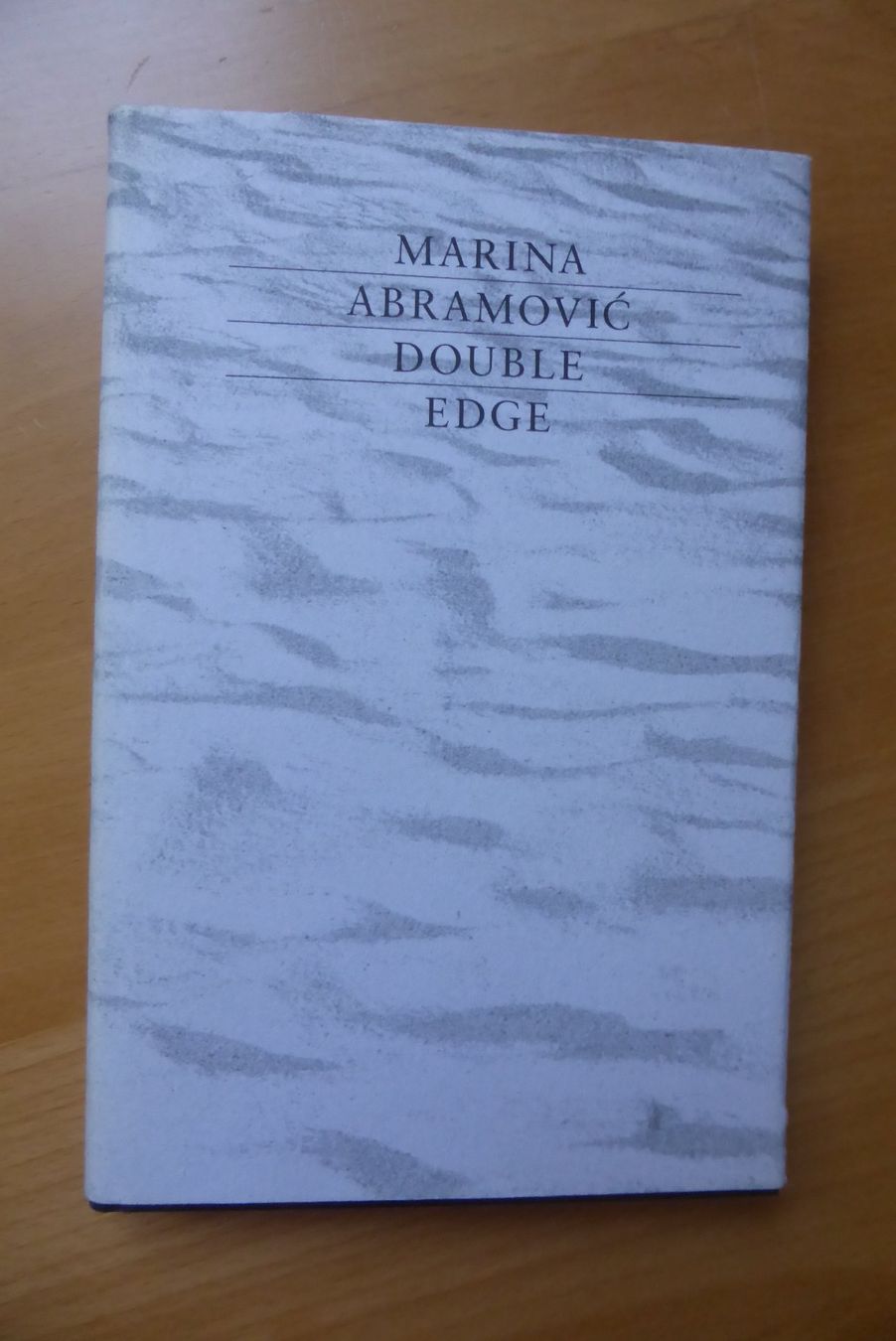 Libri: Marina Abramovic -Double Edge – Nuovo (secondo la descrizione) da Brunnadern venduto da lesezirkel