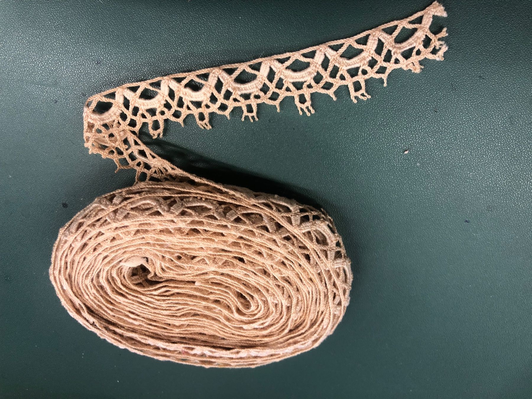 Stoffe: Vintage - Spitze 5 m lang, 2 cm breit -  dunkelbeige – Gebraucht aus Pratteln von sLaedeliBB