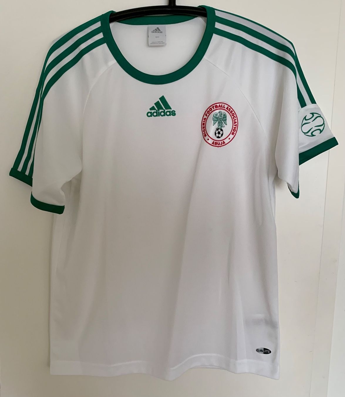Adidas Canottiere & Pantaloni: Adidas Nigeria Trainingsshirt – Usato da Zürich venduto da Fieber
