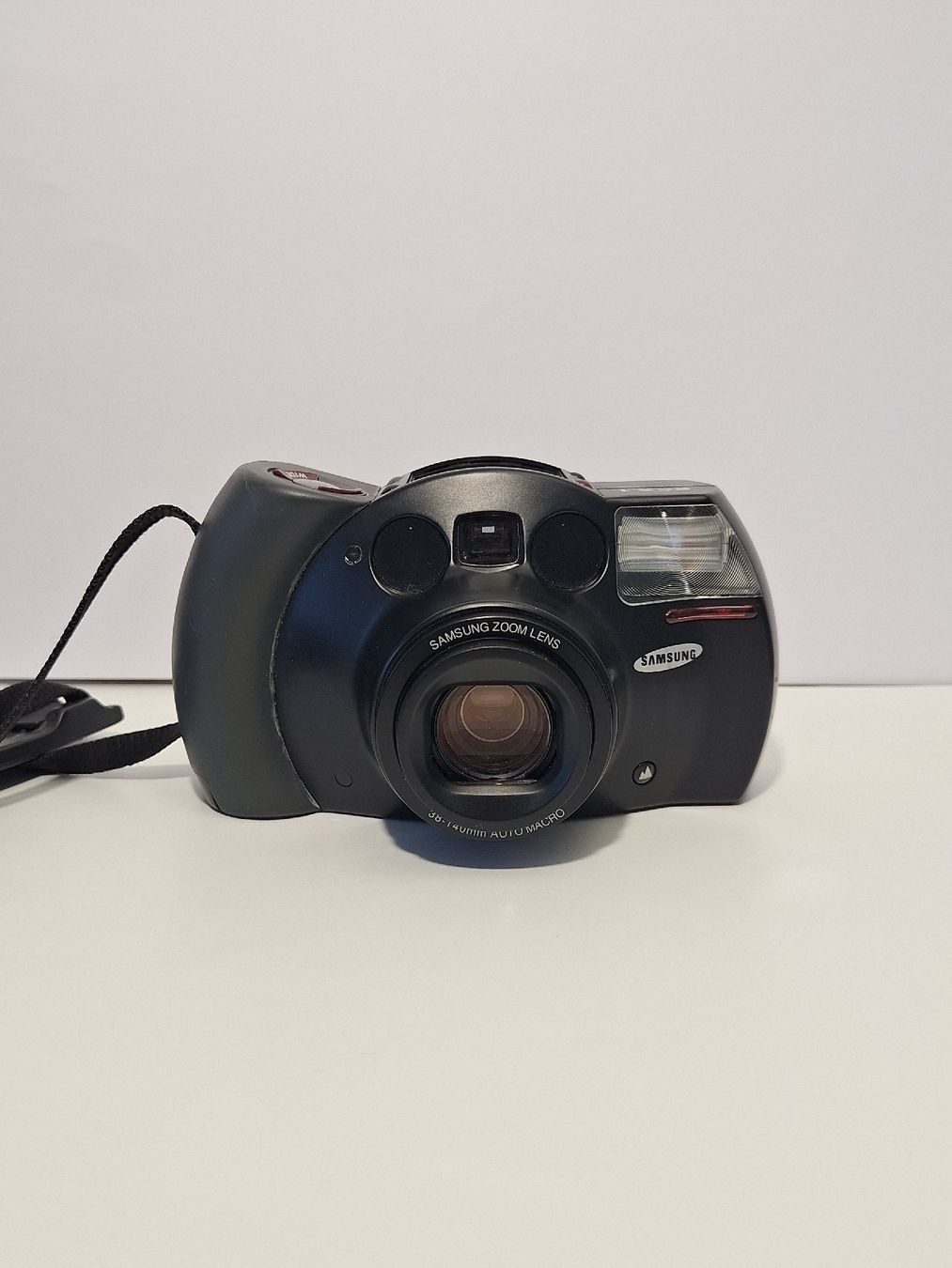 Samsung Fotocamera: Samsung ECX 1 Design by Porsche – Usato da Pfäffikon SZ venduto da TobyPeterson 3