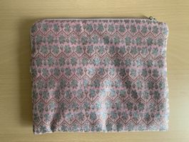 Pochette rose et argentée, style bohème chic