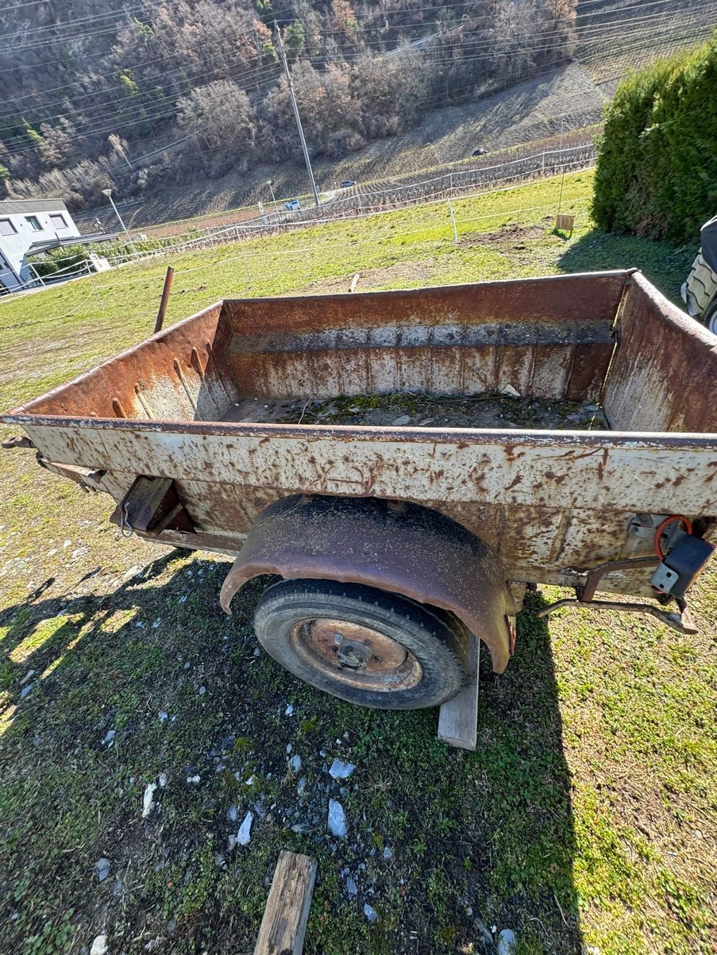 Aebi Rimorchi: Remorque basculante de chantier robuste – Usato da Saxon venduto da vou_2kdt 3