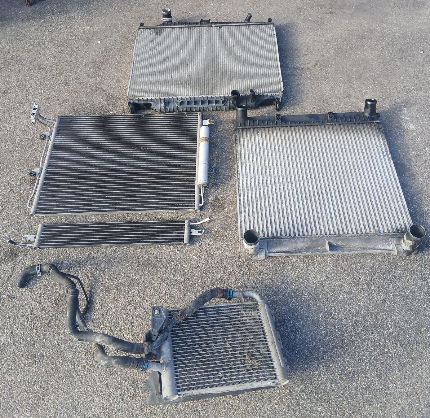 Land Rover Tutti pezzi di ricambio auto: Radiateurs Range Rover L320 3.6 TDV8 – Usato da la heutte venduto da Auto-stock