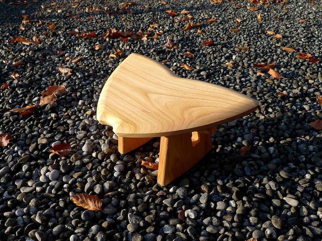 Sgabelli: SACR-OM Meditation Hocker – Nuovo e nell'imballaggio originale da Flims Waldhaus venduto da Aufbauhaus 1