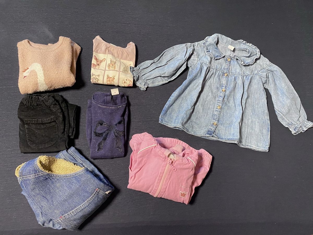 S.Oliver Lotti & Set di vestiti: Herziges Mädchen Kleiderpaket S Oliver Peter Rabbit Gr 92 – Usato da Zizers venduto da dalaub