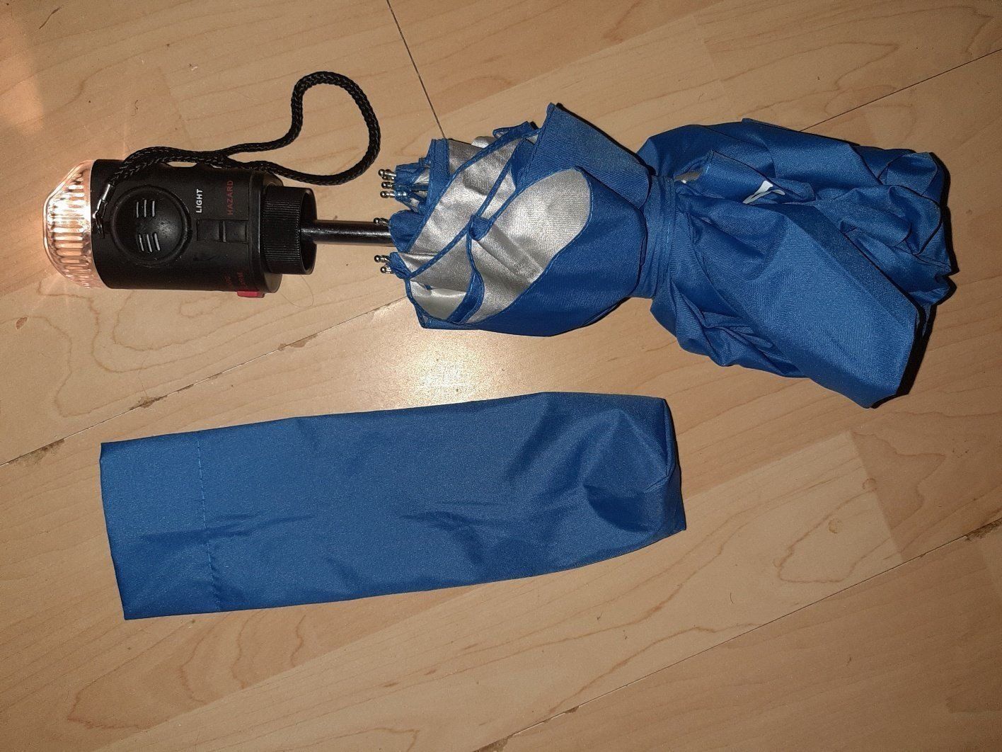 Regenschirme: Regenschirm mit Alarm und Licht – Neu (gemäss Beschreibung) aus Höri von 2oo892 3