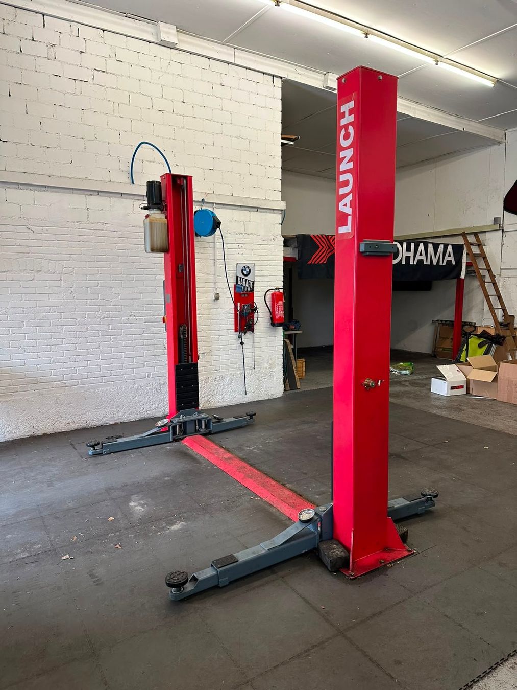 Piattaforme elevatrici & Crick: LAUNCH 2-Säulen-Autolift / Hebebühne 3,2 t, 380 V – Usato da Klingnau venduto da leobox 1