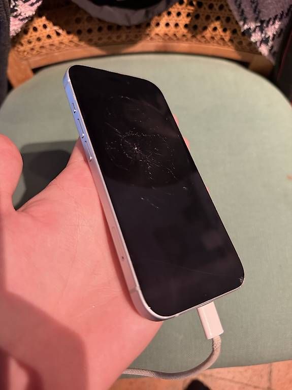 Portables: iPhone 15  – D'occasion à Lugano par gre_9lsz 3