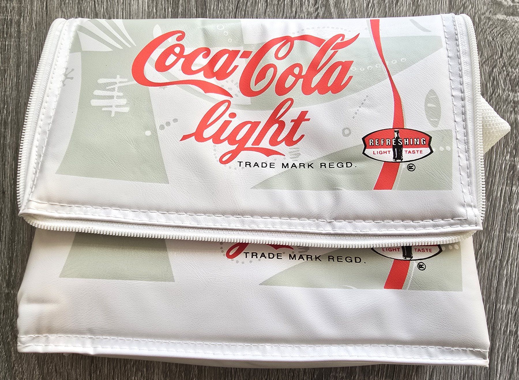 Coca-Cola Frigoriferi & Refrigeratori: Glacière vintage neuve Coca-Cola Light – Nuovo e nell'imballaggio originale da La Chaux-de-Fonds venduto da Cokecollection