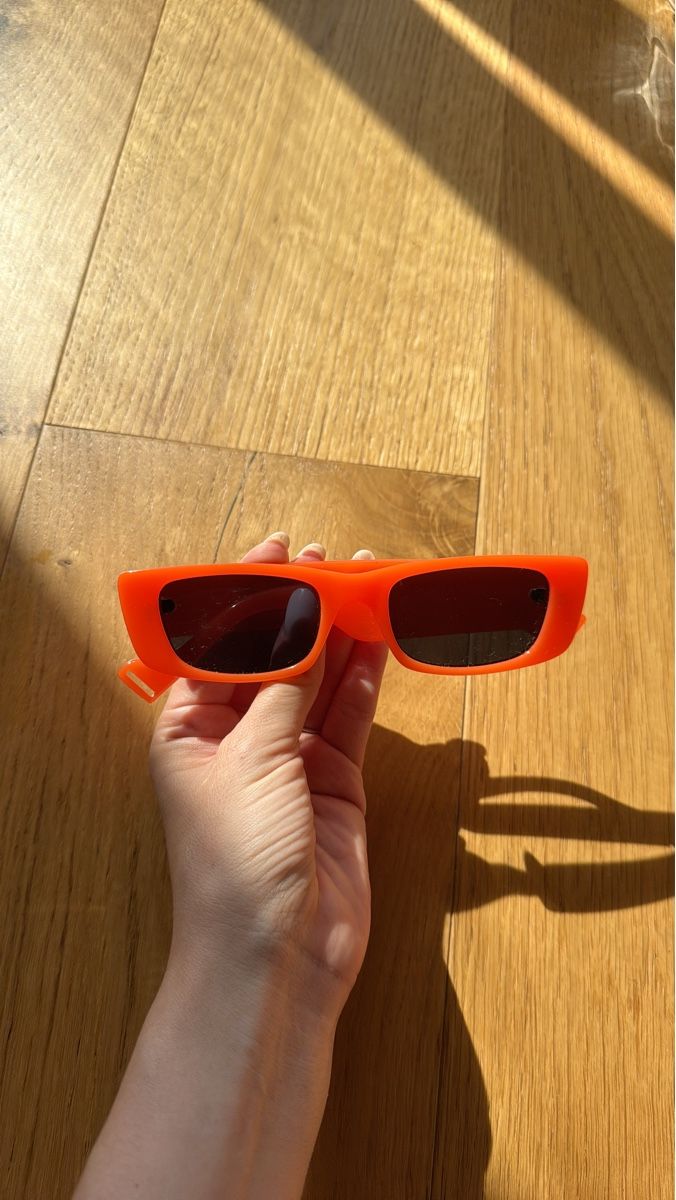 Occhiali & Lenti: Retro Orange Sunglasses – Usato da St-Gingolph venduto da Ynatka