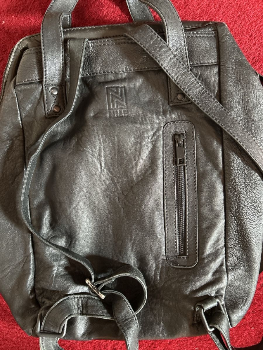 Nile Zaini: NILE Leder Handtasche/Rucksack! – Usato da Münchenstein venduto da sab_d8sk 1