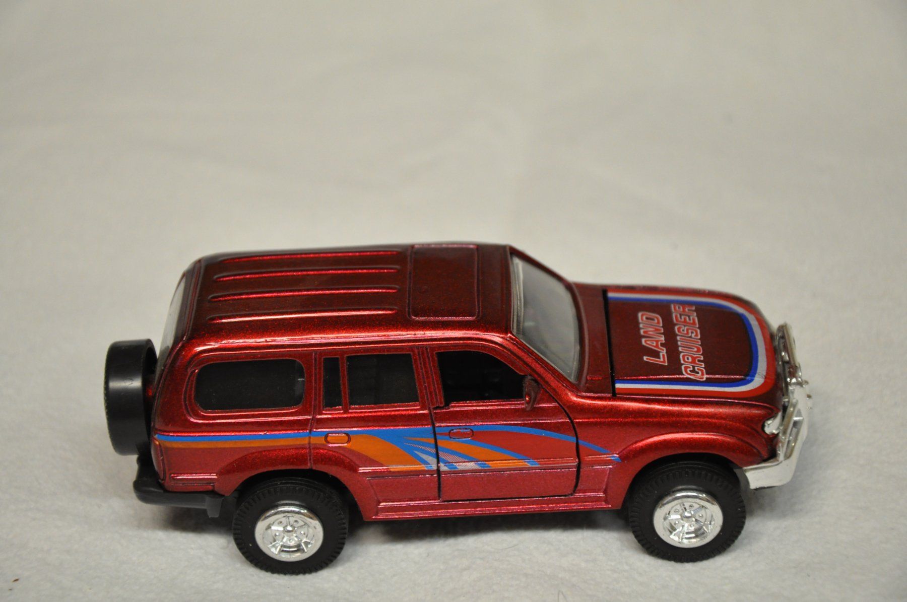 Toyota Modellini d'auto: Toyota Land Cruiser – Nuovo e nell'imballaggio originale da Ebnat-Kappel venduto da Aallerlei 3