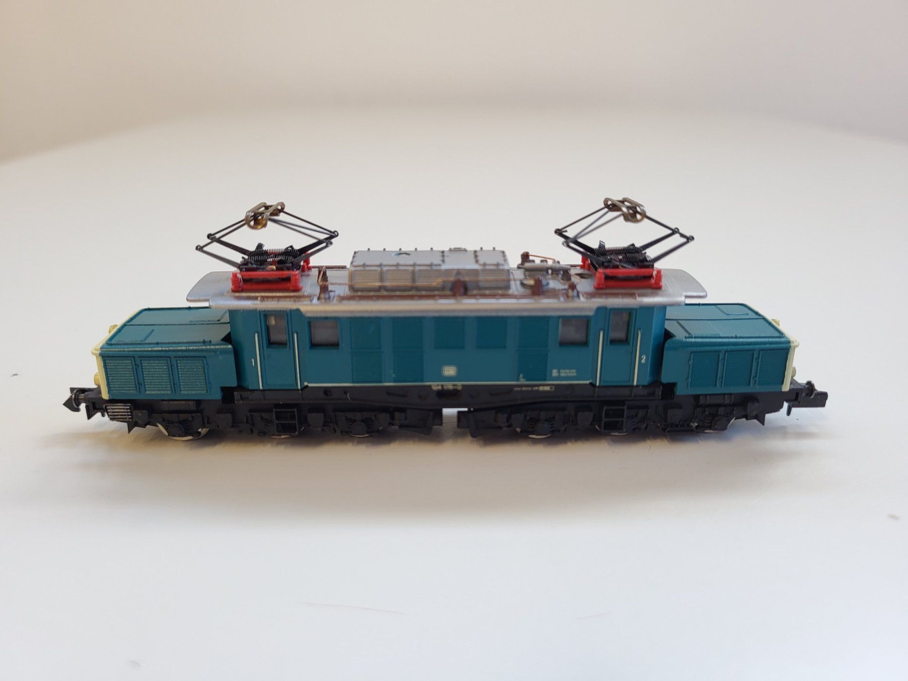 Arnold Modellini di ferrovie: Arnold 2311 ''Krokodil'' 194 178-0 DB – Usato da Brügg BE venduto da POU-BELLE 2