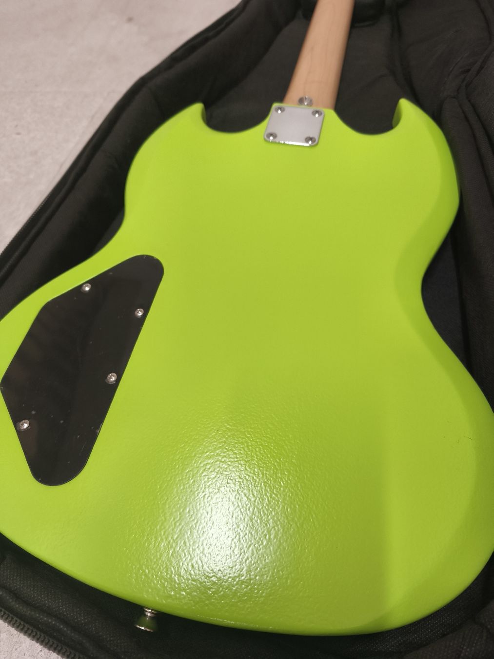 Harley Benton Strumenti musicali: E-Gitarre Harley Benton DC Style Giftgrün – Usato da Zürich venduto da Mai_zt9c 2
