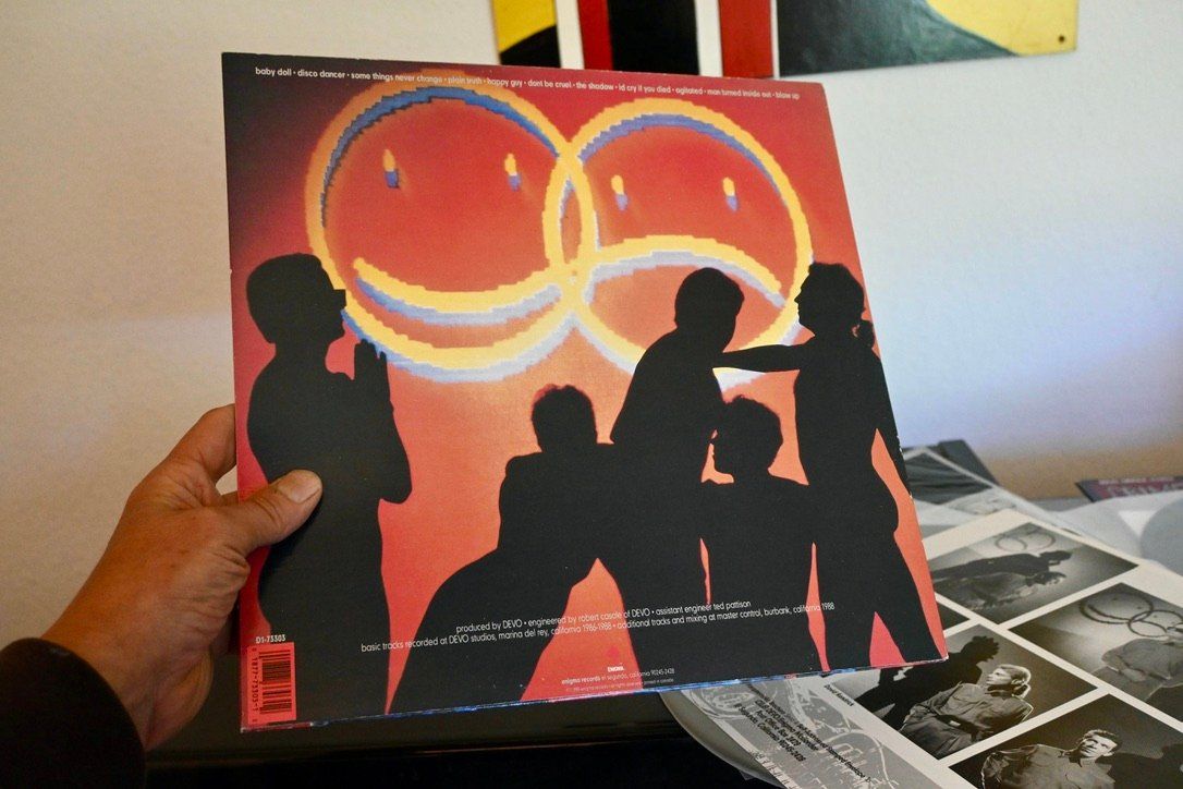 Vinyles: Total DEVO m/insert & org innersleeve US  VG+ /MINT- gut – D'occasion à Pfaffhausen par mono_rec