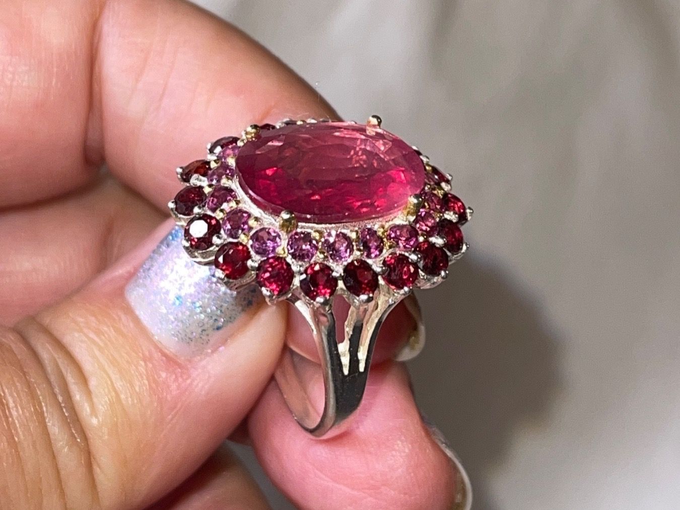 Llan Valls Joies Anelli: Mozambique Natural Heated Ruby Classic Ring SS925 10cts – Nuovo (secondo la descrizione) da Birsfelden venduto da Brut 3