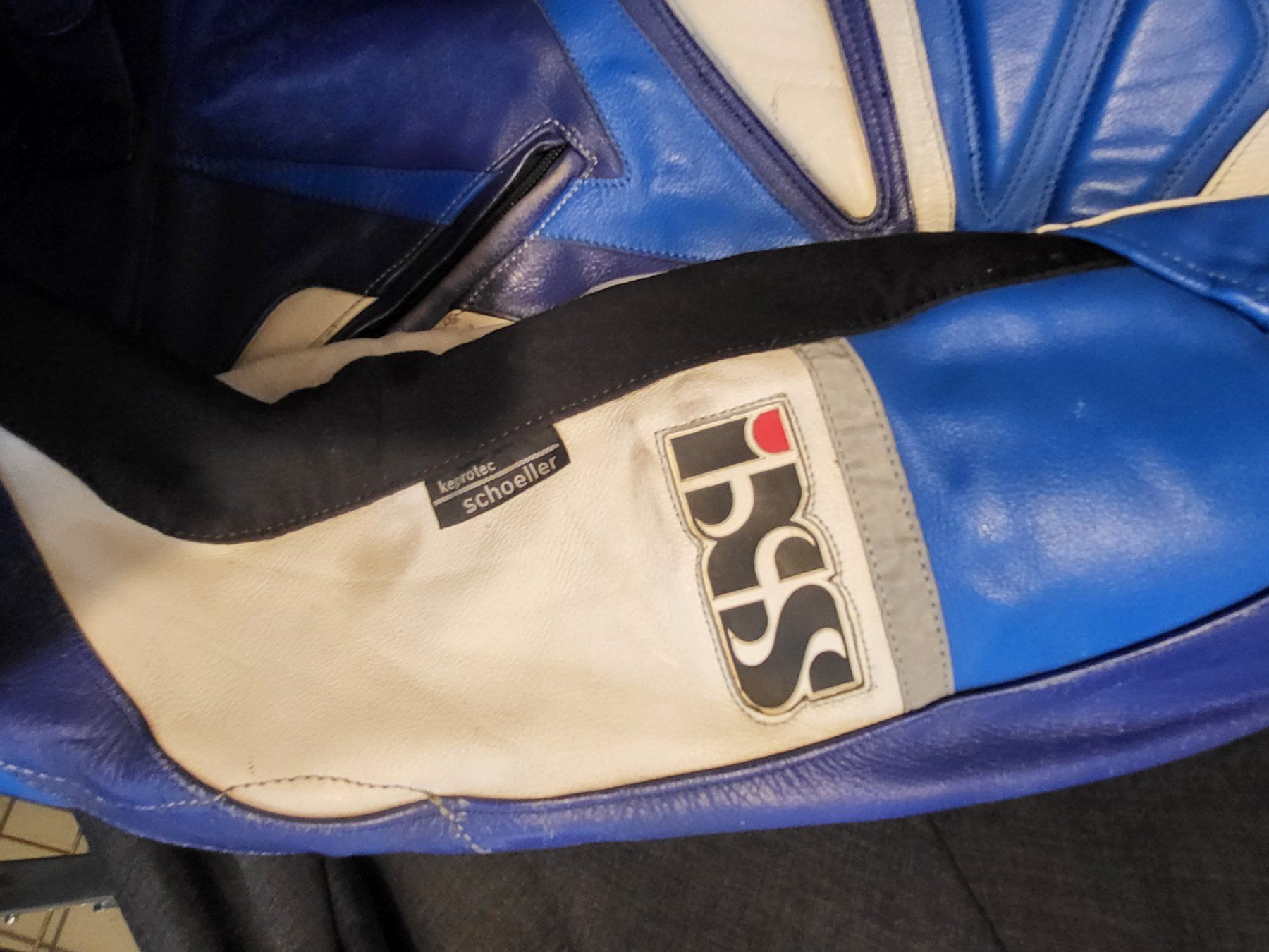 IXS Completi: IXS Lederkombi Gr. 50 – Usato da Dübendorf venduto da Magc76 5