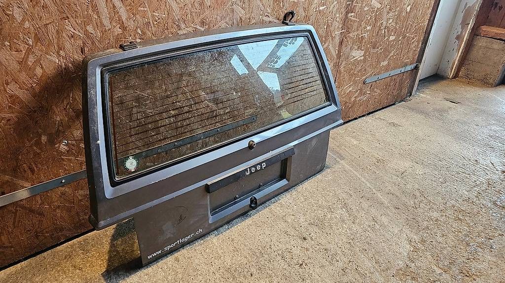 Jeep Tutti pezzi di ricambio auto: Heckklappe Jeep Cherokee XJ Jg. 84-96 – Usato da Wettswil venduto da Swiss_Outlaw 2
