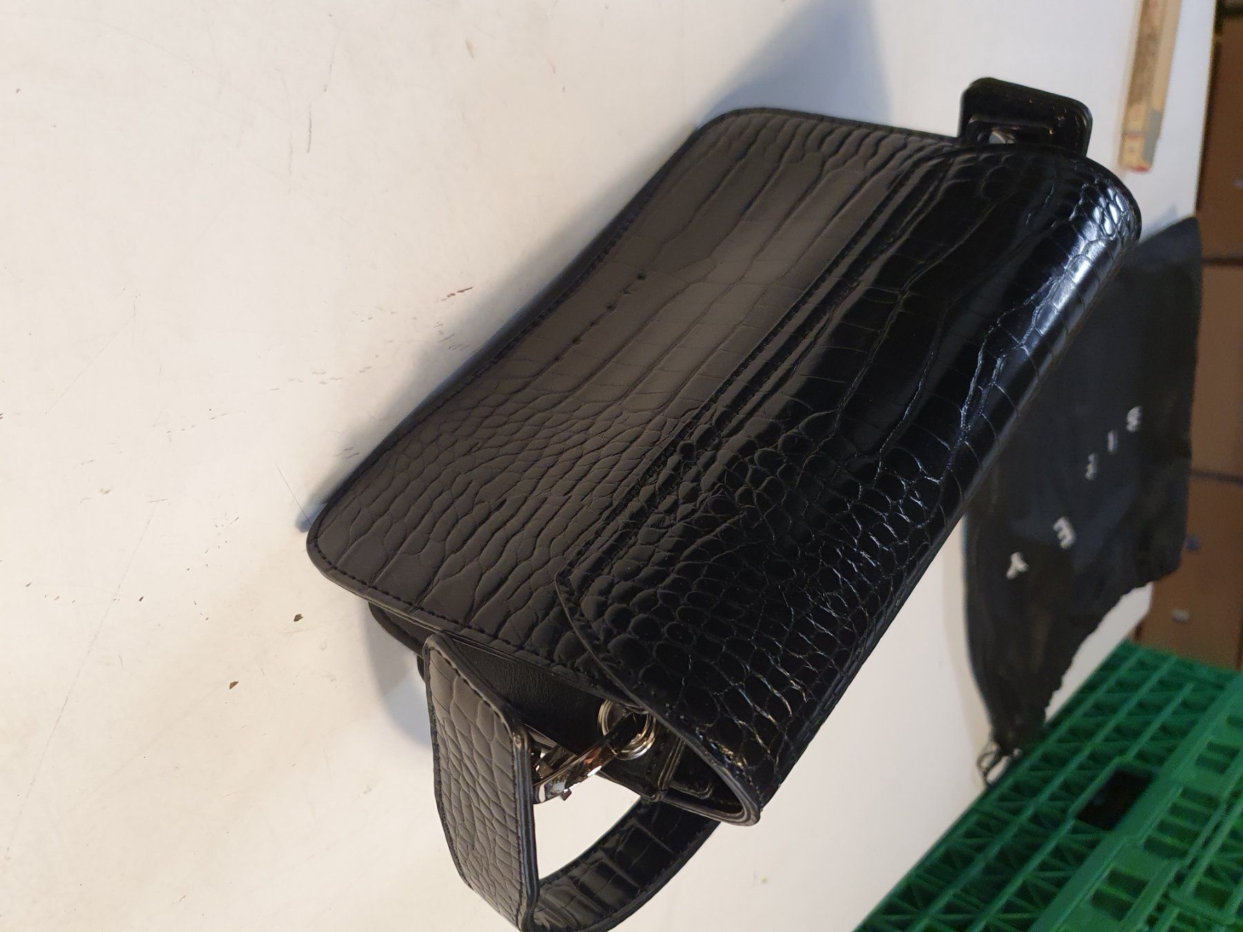 Sisley Borse da donna: Sisley Damenhandtasche schwarz – Usato da Zürich venduto da dialout 2