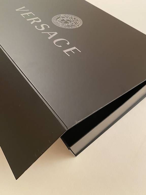 Sonstiges für Haushalt & Wohnen: Original Versace Karton Schachtel mit Klappdeckel – Gebraucht aus Zürich von quiniento 1