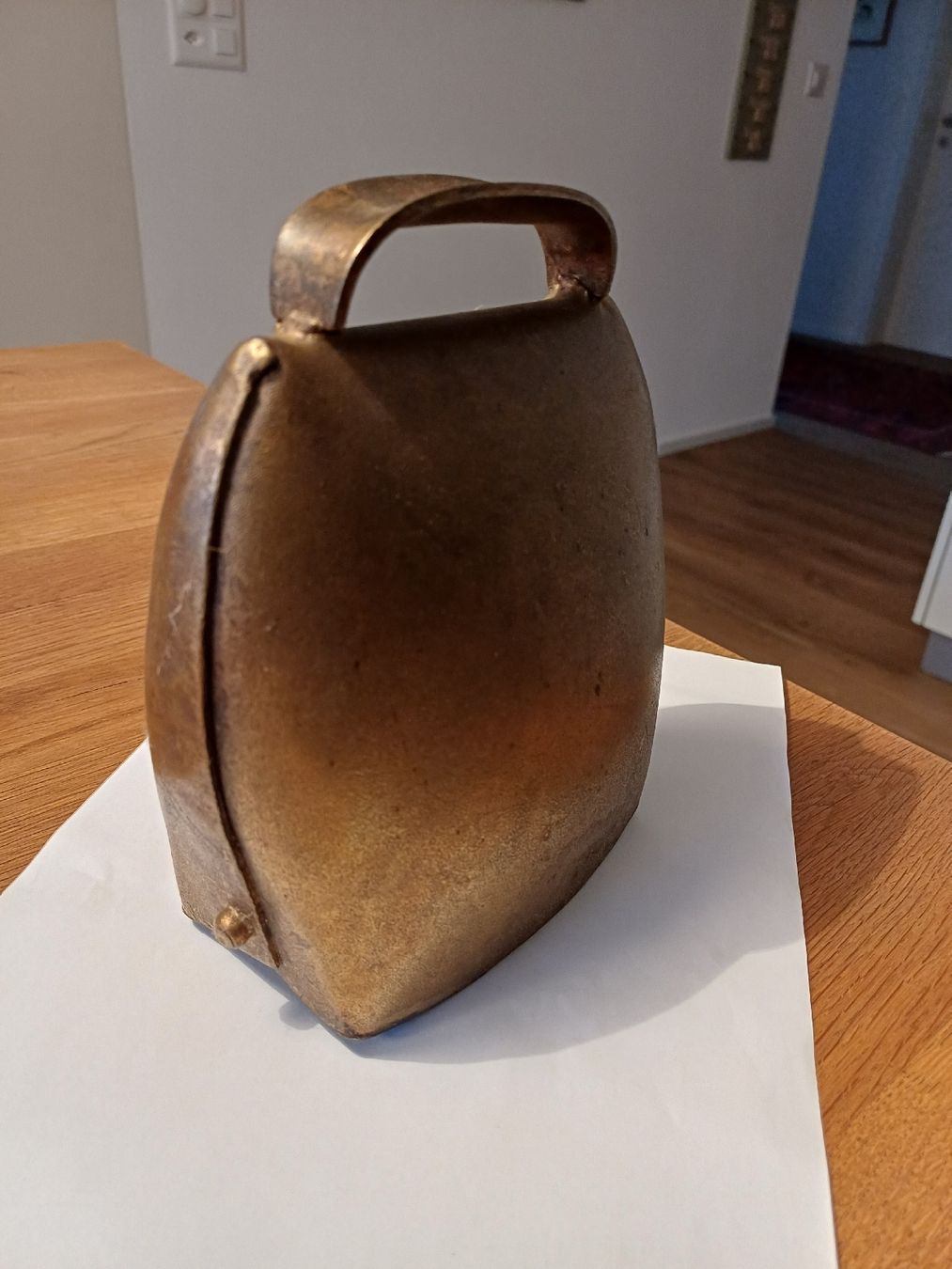 Glocken & Treicheln: Wunderschöne Glocke, Treichle, mit schönem klang..... – Gebraucht aus Zuckenriet von Res. 1