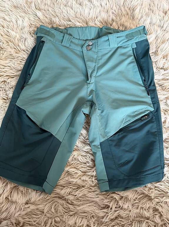 Pantaloni: Twentyfour Shorts Gr. 40 – Usato da Seedorf UR venduto da Lia_mia 1