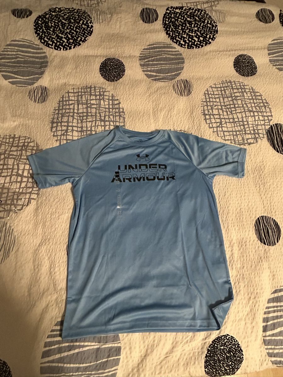 Under Armour Camicie, T-shirt & Polo: Under Armour Boys Tshirt – Nuovo e nell'imballaggio originale da Brittnau venduto da Pirce