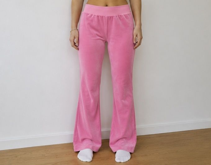 Leggings: Rosa Velours Schlaghose – D'occasion à La Punt Chamues-ch par yara.mueller 2