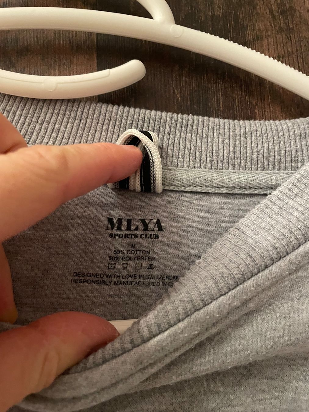 Pulls & Sweat-shirts: Sweater von Mlya, Grösse M – Neuf (Voir description) à Frauenfeld par chb_ndq9 1