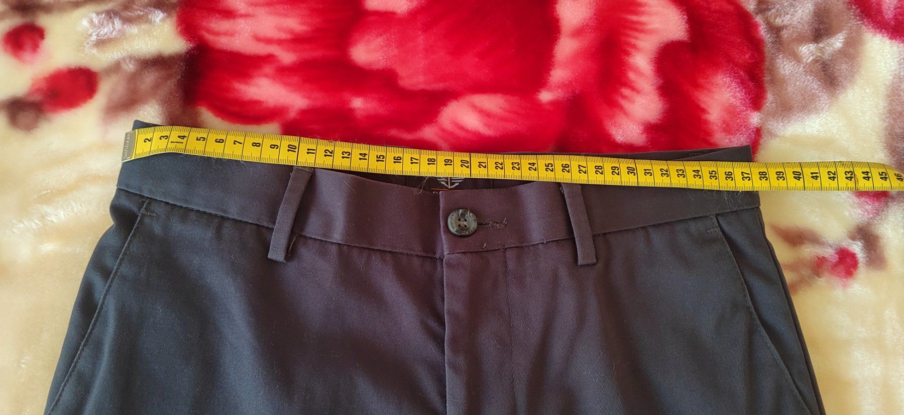Pantaloni: Pantalon Dockers, taille 28/30. – Usato da Lausanne venduto da Kitty_Friperie 5
