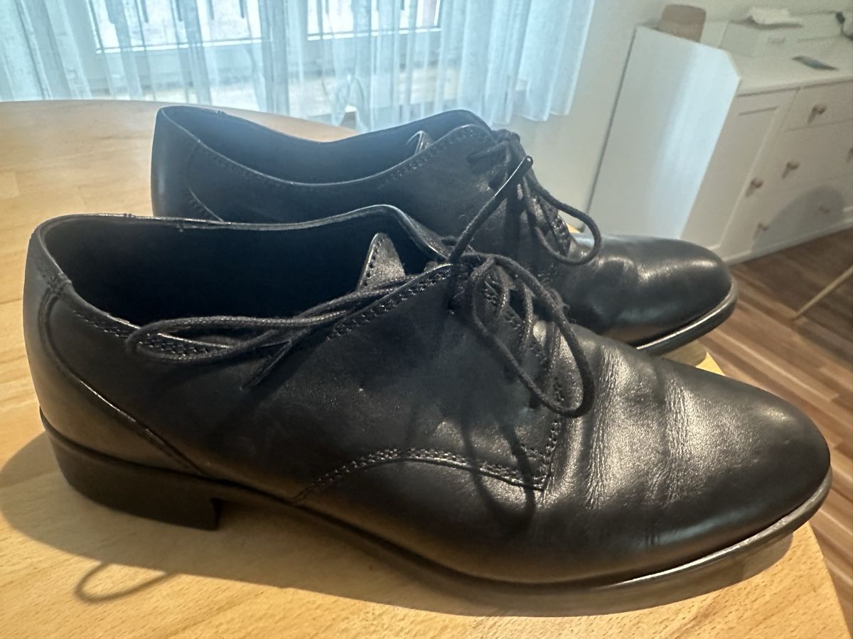 Scarpe da donna: 5th Avenue Schnürschuhe Schwarz Echt Leder Gr. 37 – Usato da Liestal venduto da esr_9y9c 5