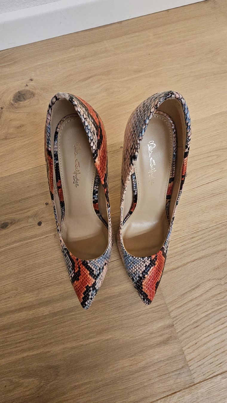 Damenschuhe: Neuwertige Miss Selfridge Pumps – Neu (gemäss Beschreibung) aus Hünenberg von kri_ywr8 1