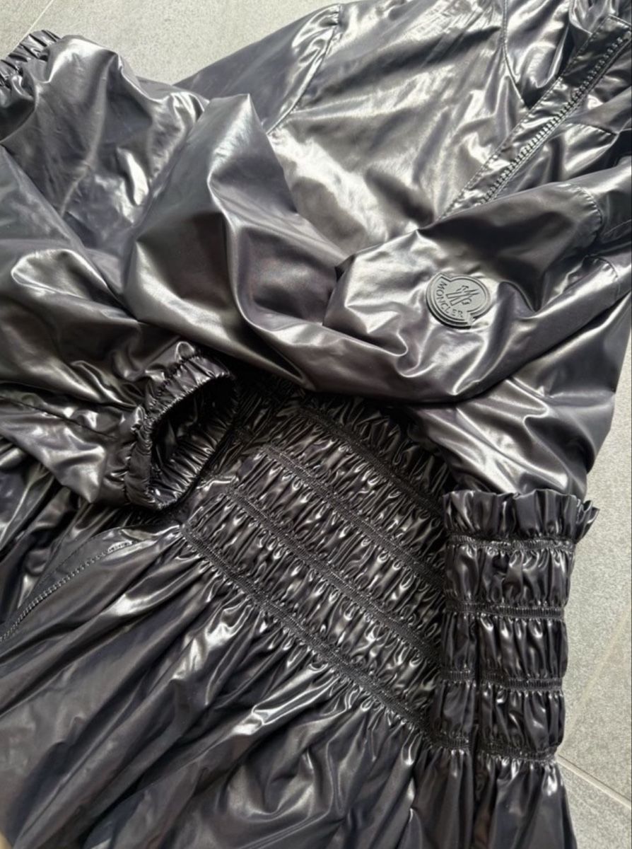 Moncler Giacche & Cappotti: Moncler 164 – Nuovo (secondo la descrizione) da Ebikon venduto da nat_jzh5 2