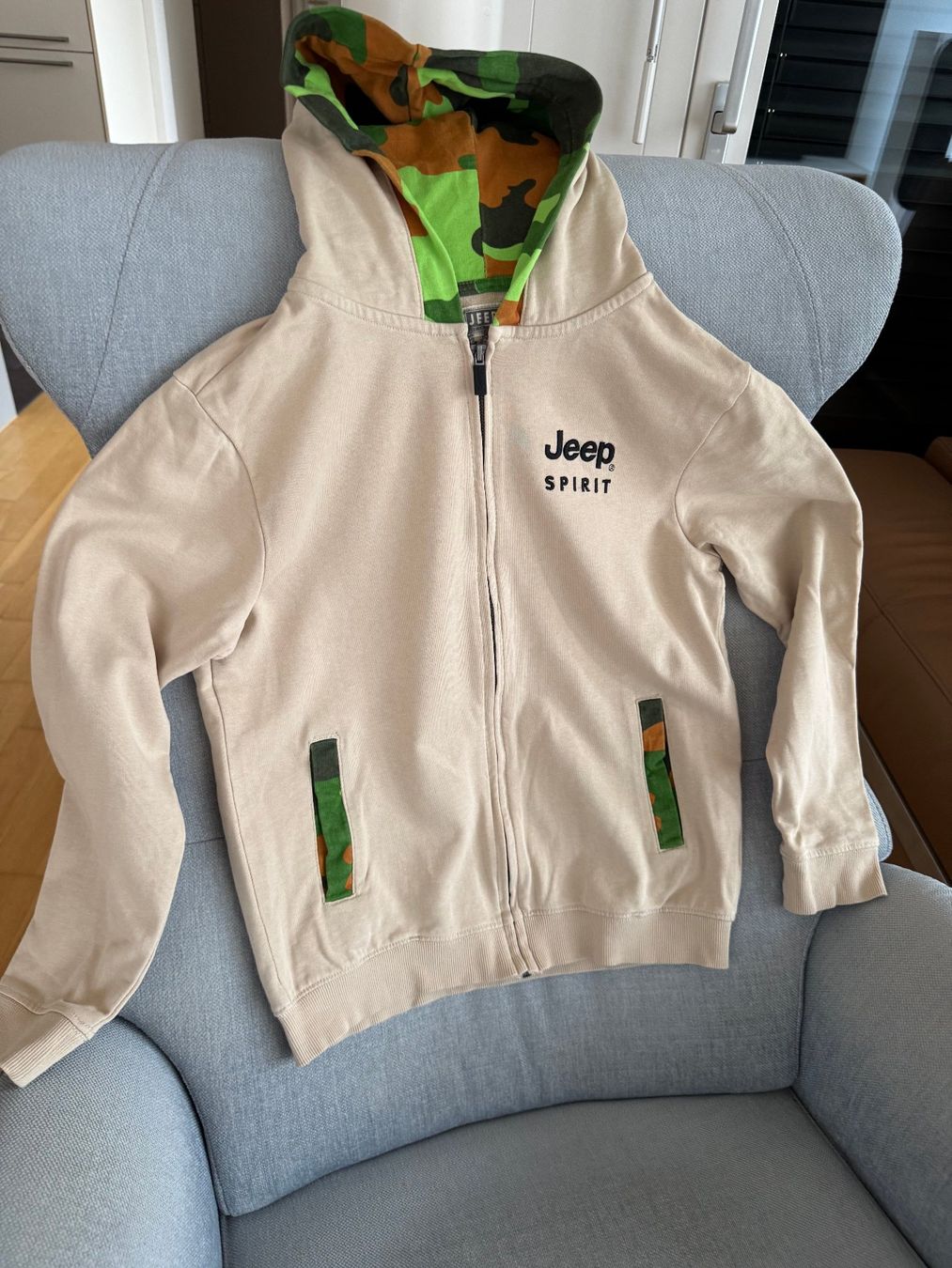 Pullover & Sweatshirts: Jeep Sweatshirt – Gebraucht aus Hagendorn von Panto100