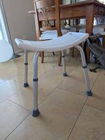 Duschhocker für Senioren (höhenverstellbar)