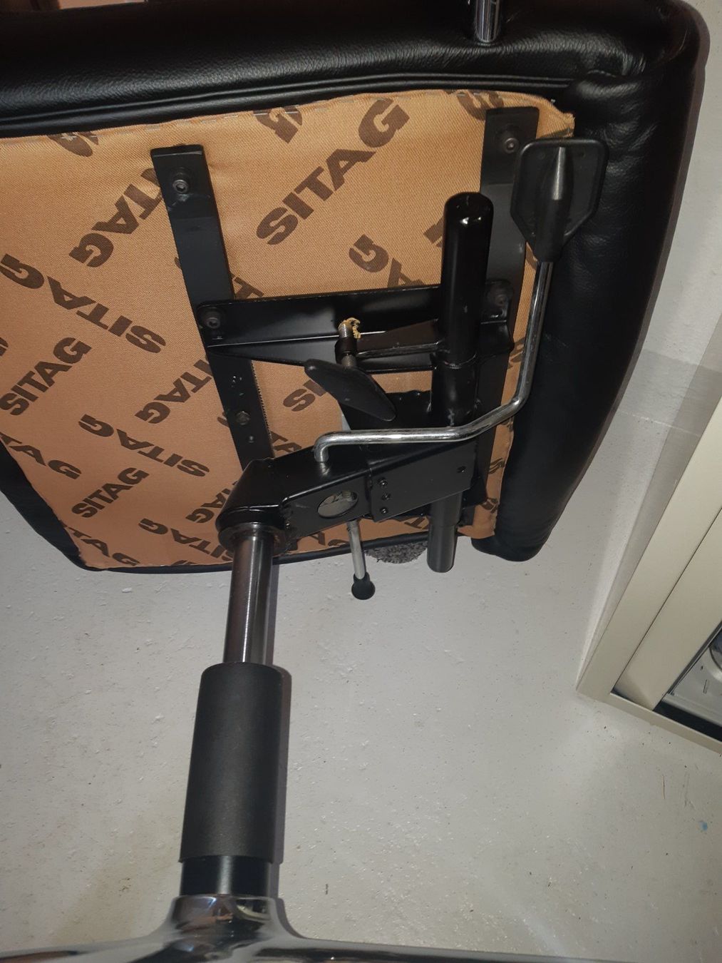 Sitag Poltrone: Büro-Chefsessel SITAG Leder – Usato da Volketswil venduto da Pitasch 6