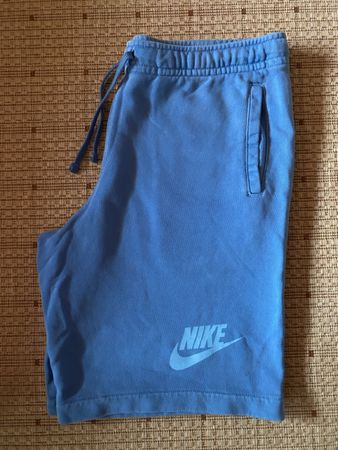 Nike Men’s training shorts - size L